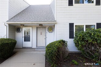 Building Photo - 565 Clark Ave