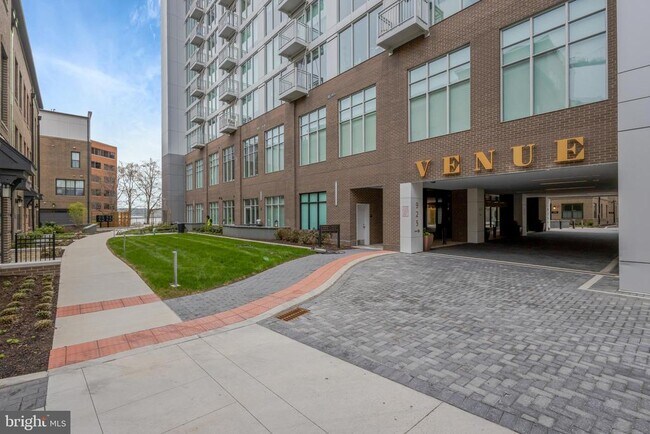 Foto del edificio - 925 N Fairfax St