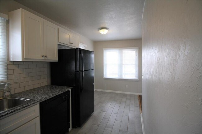 Foto del edificio - 1816 NW 37th St