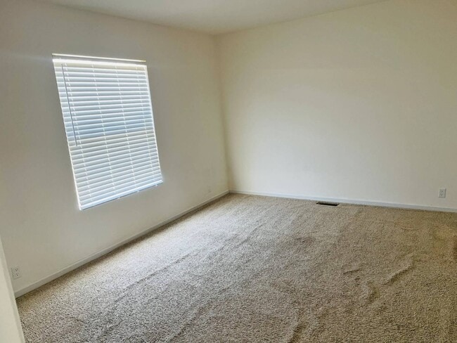 Foto del edificio - 533 E Sullivan St