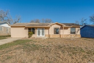 Building Photo - 827 Horseshoe Trail