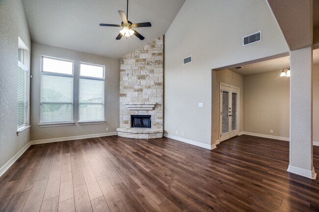 Foto del edificio - GORGEOUS 4-BEDROOM IN BELTERRA