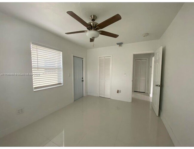 Foto del edificio - 320 NW 83rd St