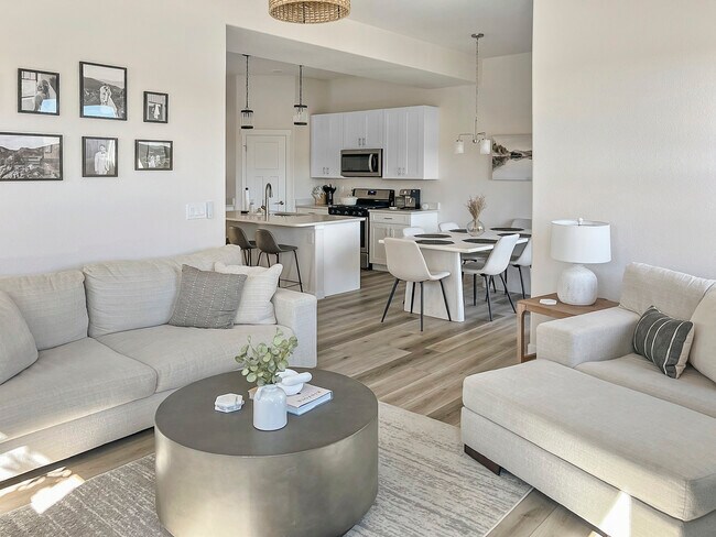 Foto del edificio - 5707 Villa Lorenzo Dr