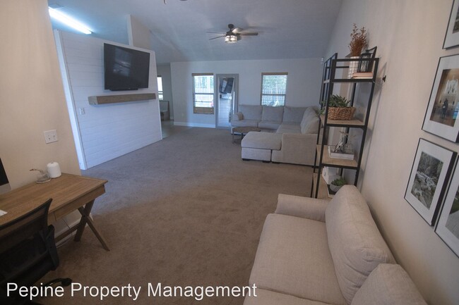 Foto del edificio - 3 br, 2 bath House - 406 NW 233rd Terrace