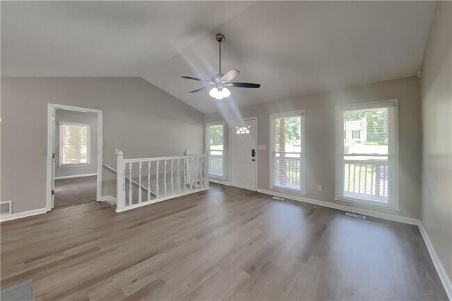 Building Photo - 66 Freestone Ln