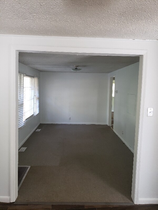 Building Photo - 116 Ray Cir