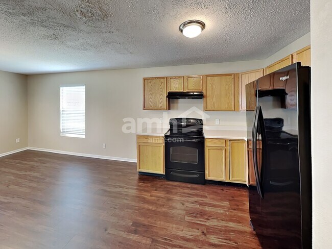 Foto del edificio - 489 Bourneside Dr