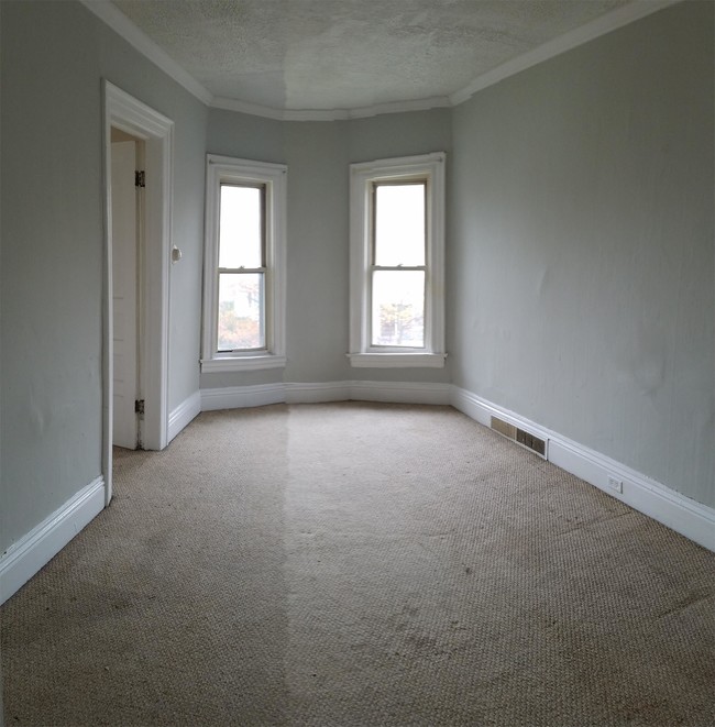 Building Photo - 411 W Ferry St