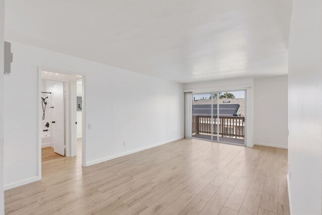 Building Photo - 2020 Graham Ave