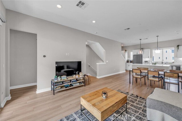 Building Photo - 2067 W Rosecrans Ave