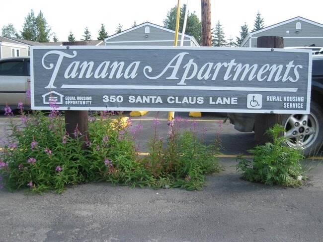 Building Photo - 350 S Santa Claus Ln