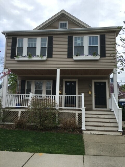 Building Photo - 143 Palmer St