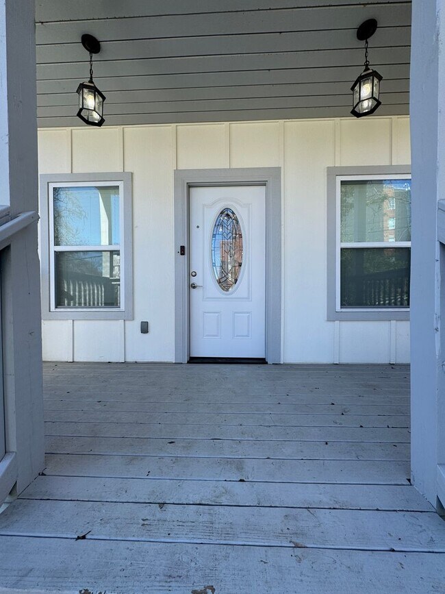 Foto del edificio - Be the first to live in this 3 bed/3.5 bath home across from Meharry Medical- great location with...