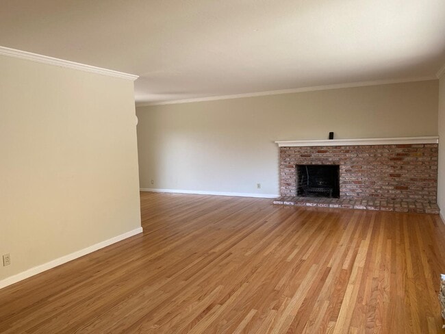 Foto del edificio - 1456 Bel Aire Rd