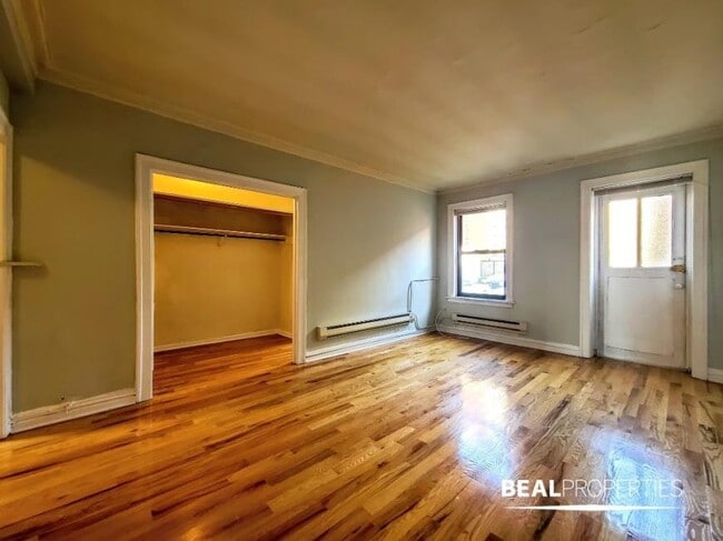 Building Photo - 0 bedroom in CHICAGO IL 60610
