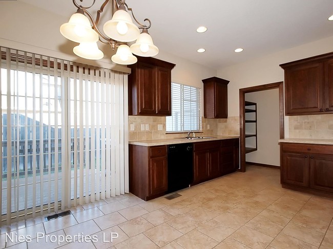 Foto del edificio - 9818 E 19th St N