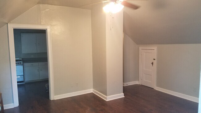 Livingroom - 3205 Norman Bridge Rd