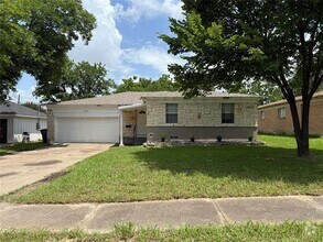 Building Photo - 10023 Muskogee Dr
