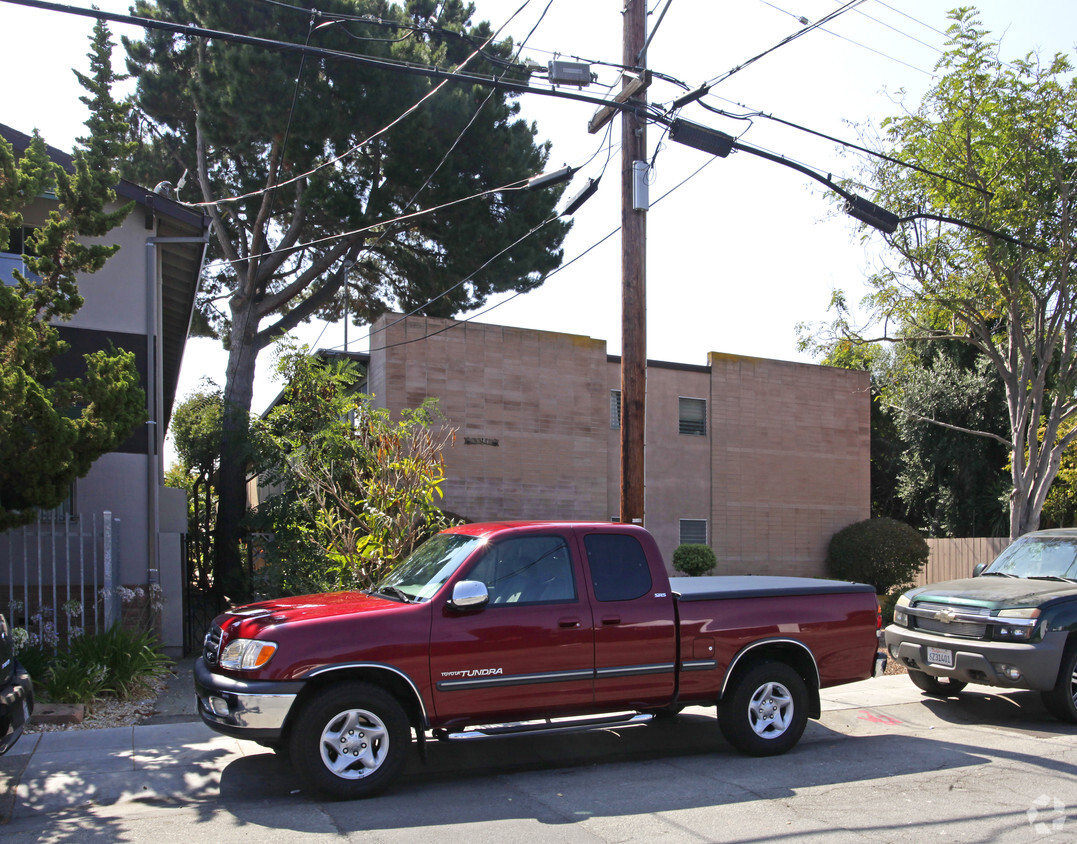 Building Photo - 391 Curtner Ave