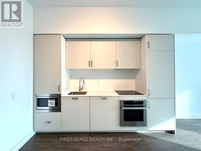 Photo du bâtiment - 88 Queen St E