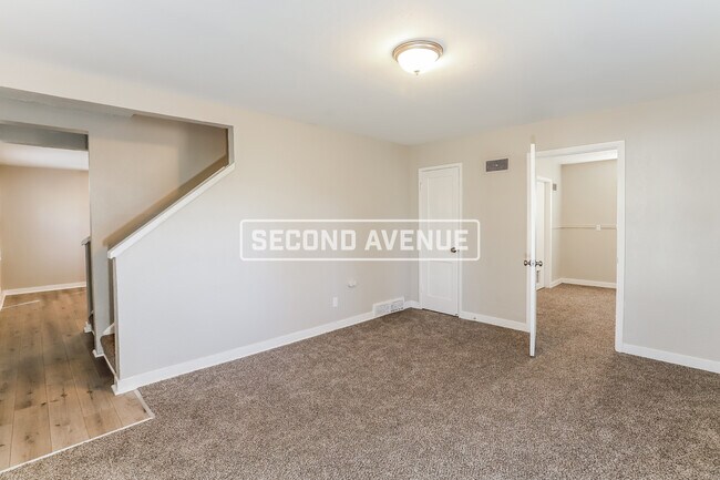 Foto del edificio - 833 Stewart Ave