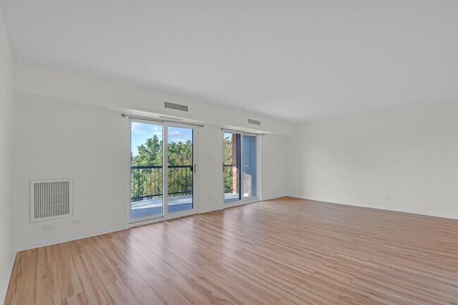 Foto del edificio - 1415 E Central Rd