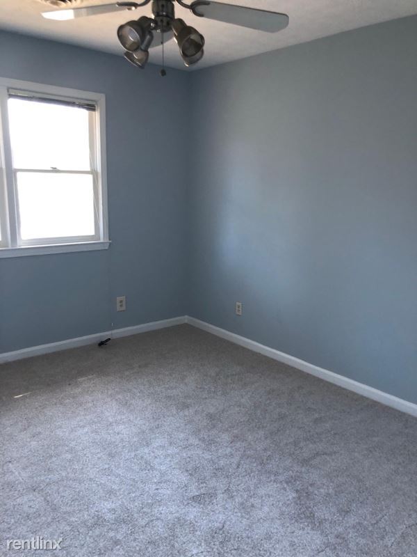 Building Photo - 2 br, 1.5 bath Townhome - 306 Cedar St