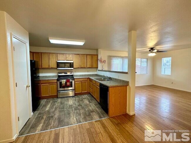 Foto del edificio - 8718 Sunset Breeze Dr