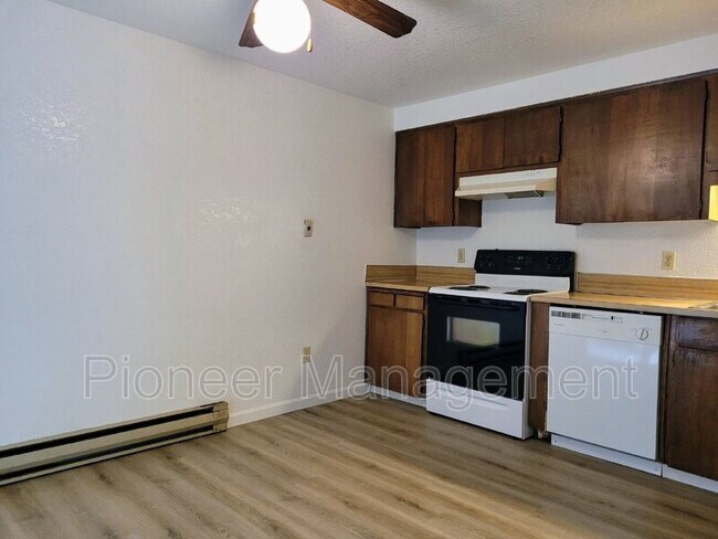 Foto del edificio - 2469 NE Kerr St