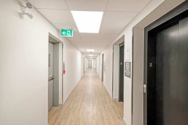 006_168_division_st._unit_203-14 - Mural I