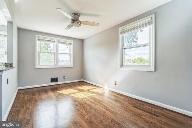 Foto del edificio - 5919 Daywalt Ave