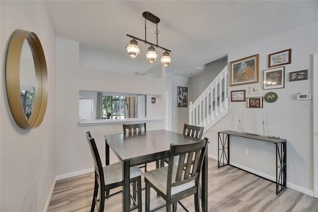 Foto del edificio - 2362 Lake Woodberry Cir