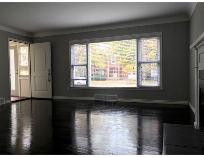 Sala de estar - 1015 Henrietta St