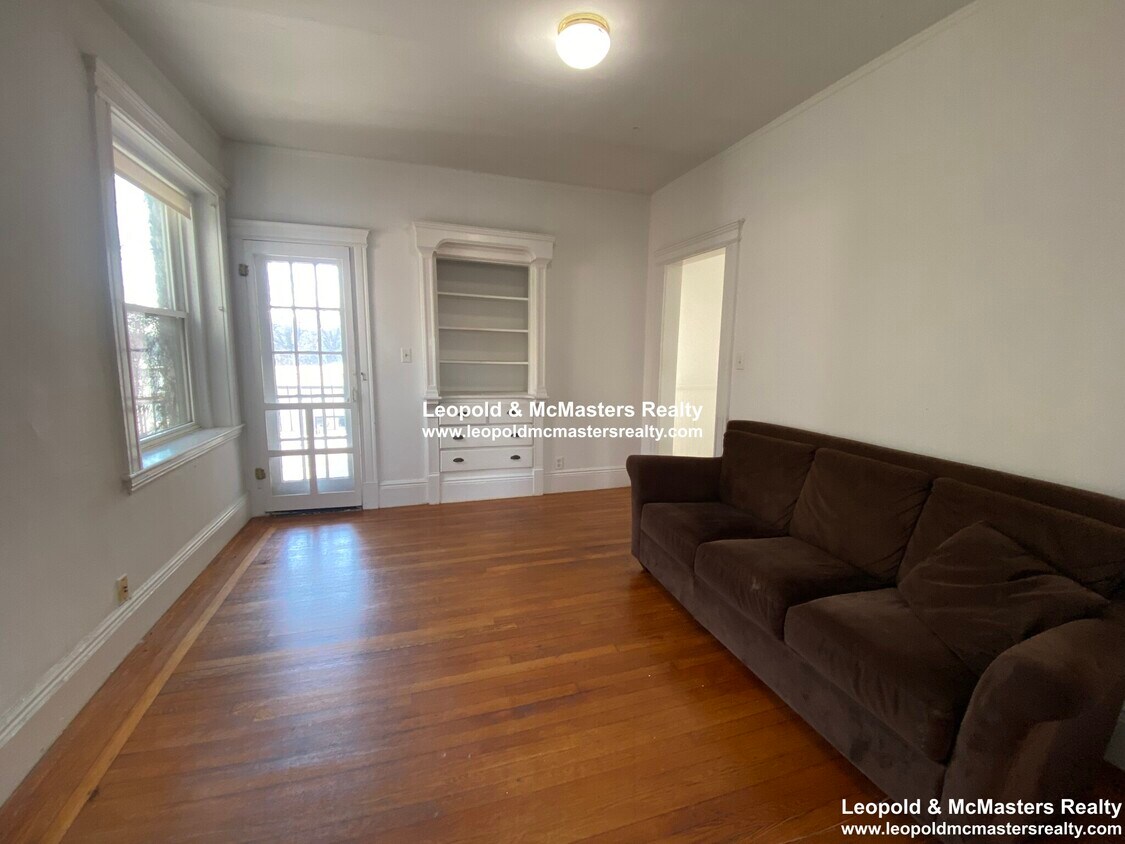 Primary Photo - 34 Medfield St