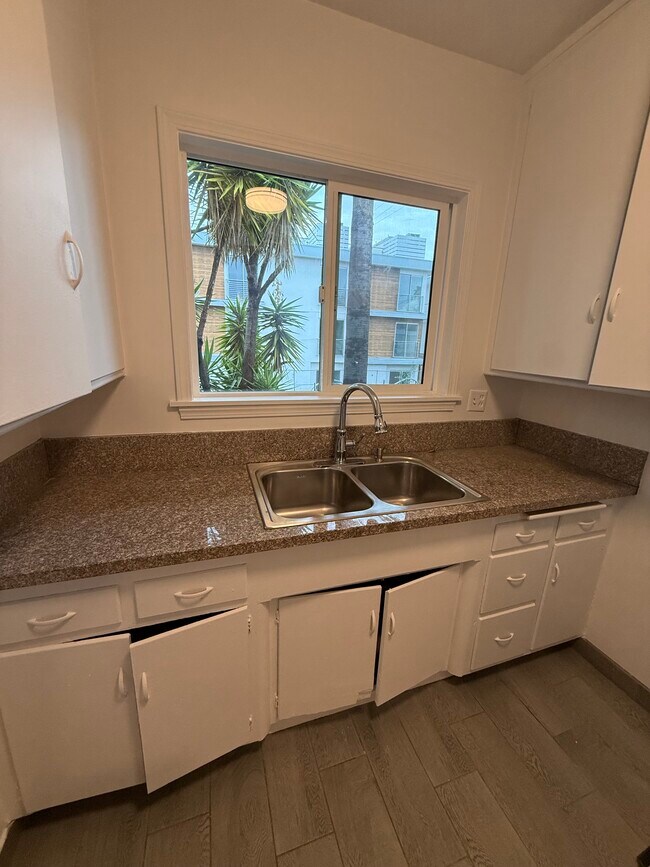Foto del edificio - 938 N Ogden Dr