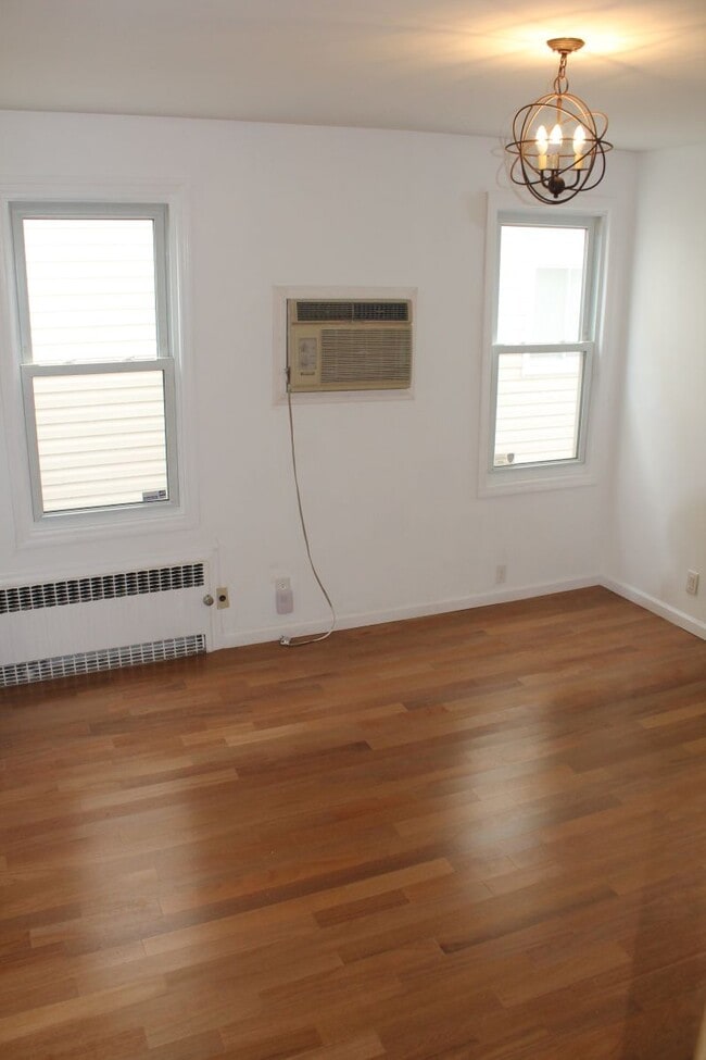 Building Photo - 6954 Loubet St