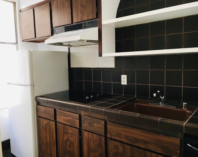 Kitchen - 631 Ofarrell St