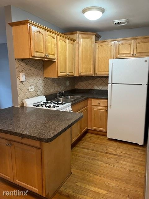 Foto del edificio - 4600 N Cumberland Ave