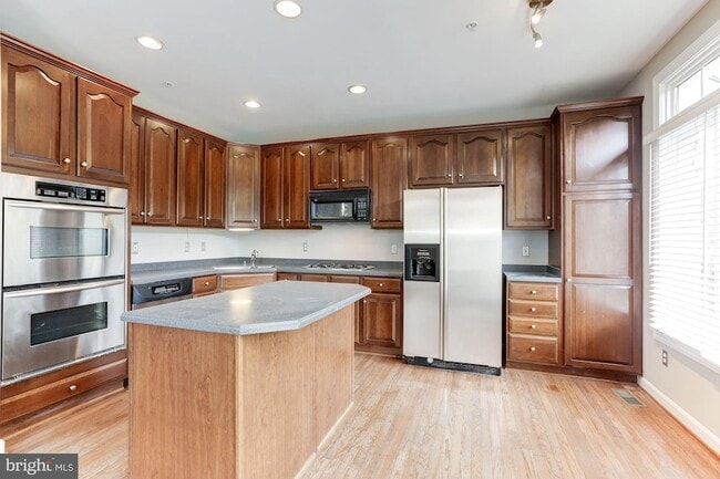 Photo - 286 Murtha St Townhome