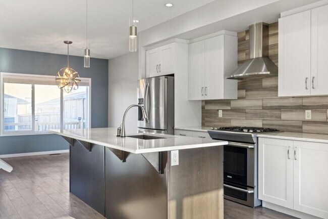 Building Photo - 2.0 bedroom in Calgary Alberta T3M 1Z9