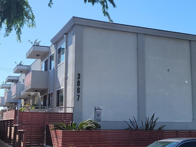 Foto del edificio - 3867 College Ave