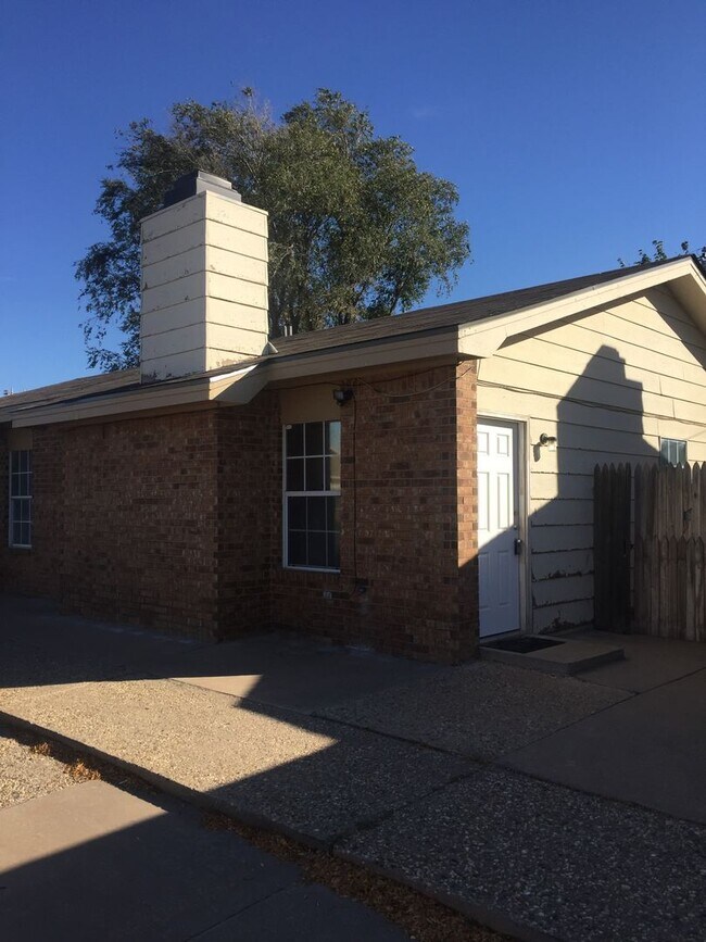 Foto del edificio - 2 Bedroom Townhome