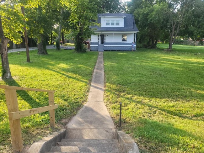 Building Photo - 4843 Cane Run Road