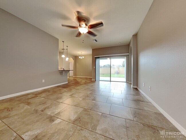 Foto del edificio - 1966 Wind Meadows Dr
