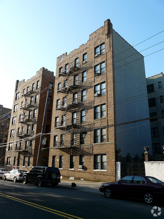 Foto principal - 788 Arnow Ave