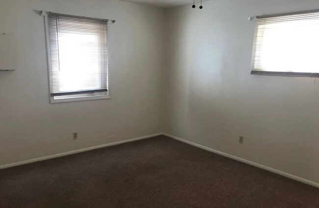 Building Photo - 1950 H St