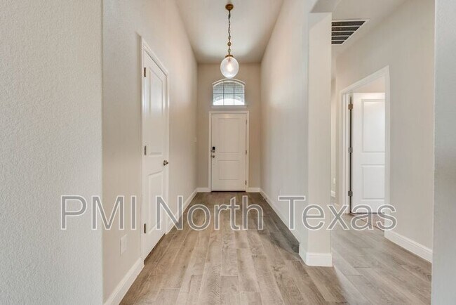 Foto del edificio - 1404 El Cerrito Ln