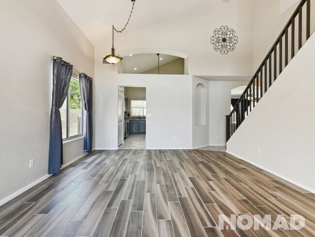 Foto del edificio - 3 Bed+, 3 Bath Single Family Home in Phoenix