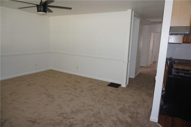 Building Photo - 2338 Clarissa Dr NW